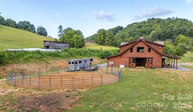 793 State Highway 197 South, Burnsville, NC 28714