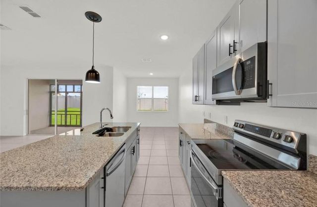 811 RICHMOND ESTATE AVENUE, Haines City, FL 33844