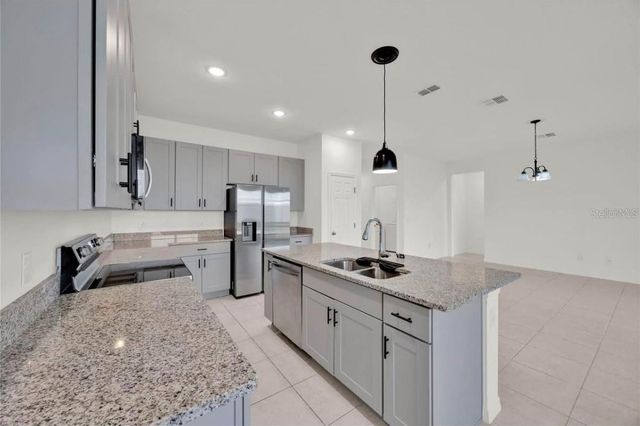811 RICHMOND ESTATE AVENUE, Haines City, FL 33844