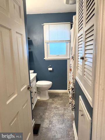 205 LINN ST, Harrisburg, PA 17109