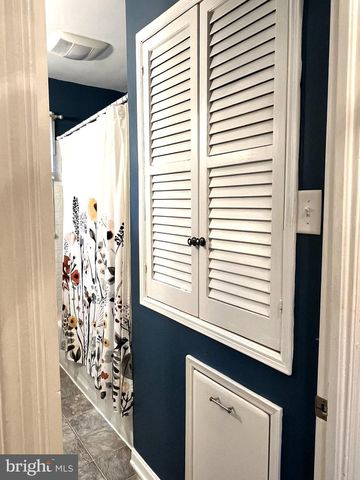 205 LINN ST, Harrisburg, PA 17109