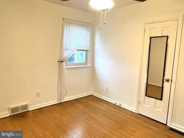 205 LINN ST, Harrisburg, PA 17109