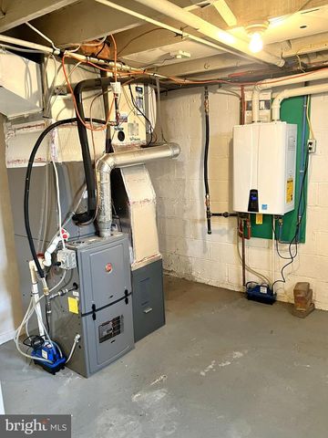 205 LINN ST, Harrisburg, PA 17109