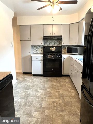 205 LINN ST, Harrisburg, PA 17109