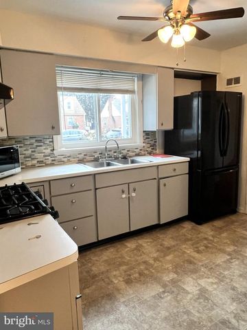 205 LINN ST, Harrisburg, PA 17109