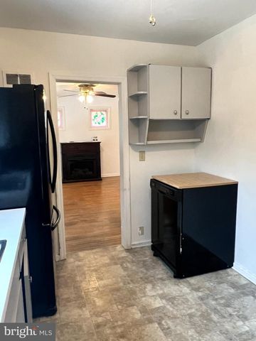 205 LINN ST, Harrisburg, PA 17109