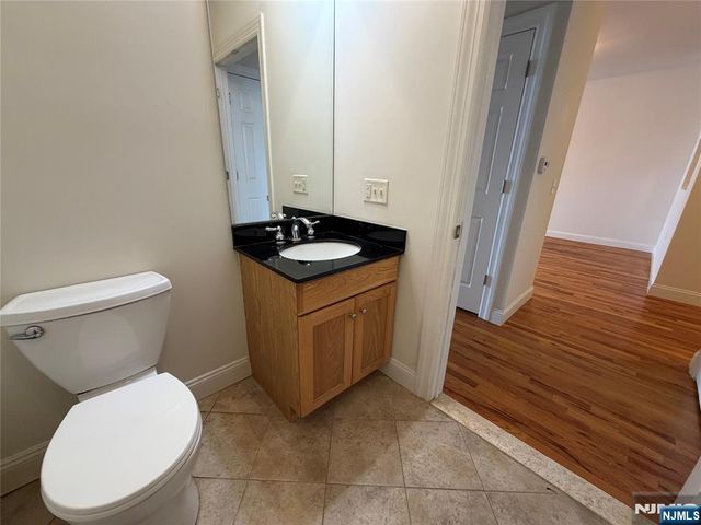 100 Park Avenue 202, Hillsdale, NJ 07642