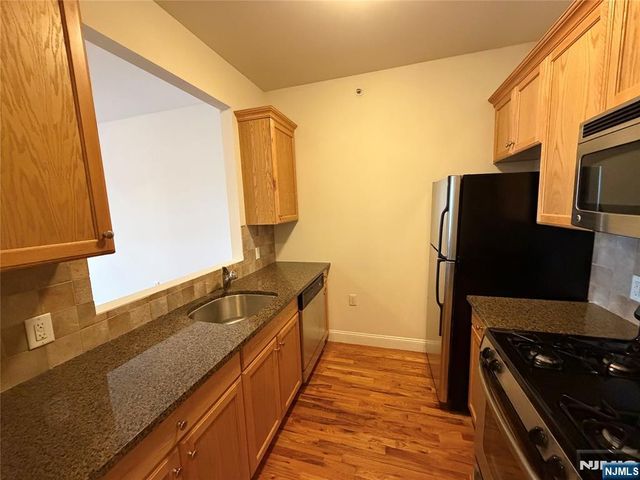 100 Park Avenue 202, Hillsdale, NJ 07642