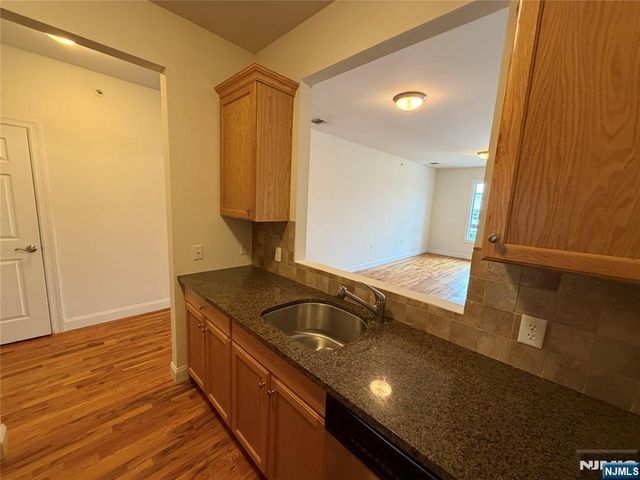 100 Park Avenue 202, Hillsdale, NJ 07642