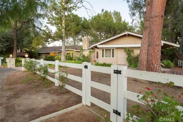 5798 Penland Road, Hidden Hills, CA 91302