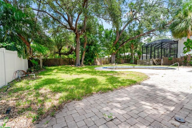 614 ONTARIO AVENUE, Tampa, FL 33606