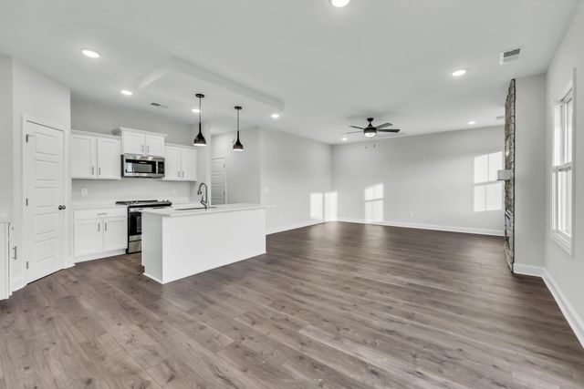 515 Ayden Ln, Clarksville, TN 37042