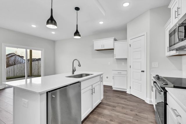 515 Ayden Ln, Clarksville, TN 37042