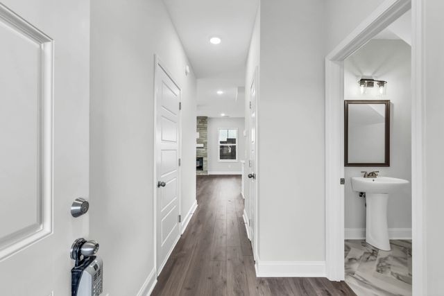 515 Ayden Ln, Clarksville, TN 37042