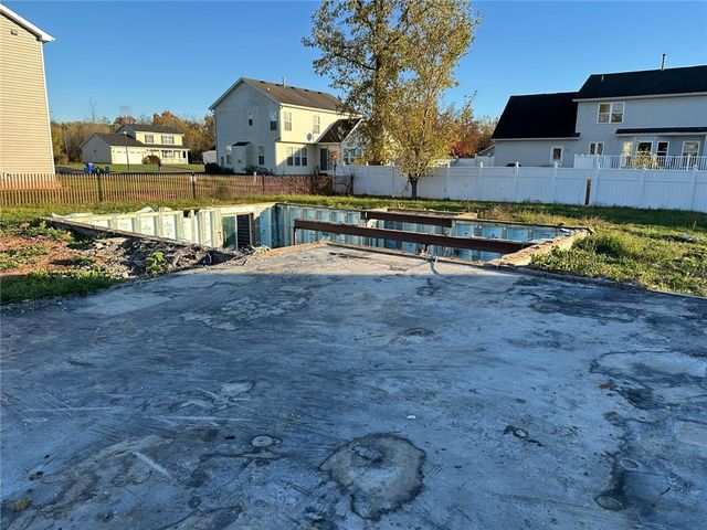 4 Roman Circle, Clarkson, NY 14420