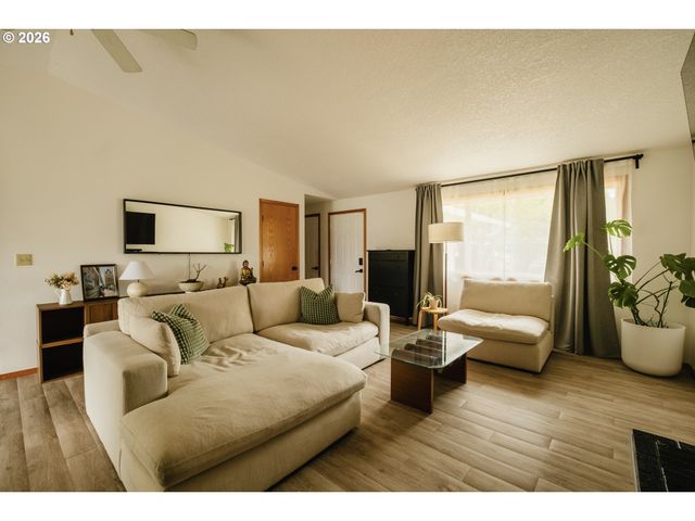 1309 Se 135TH Ave, Portland, OR 97233