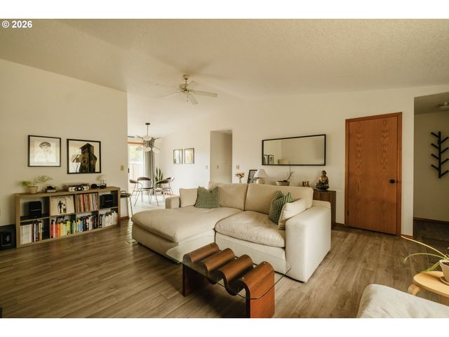 1309 Se 135TH Ave, Portland, OR 97233