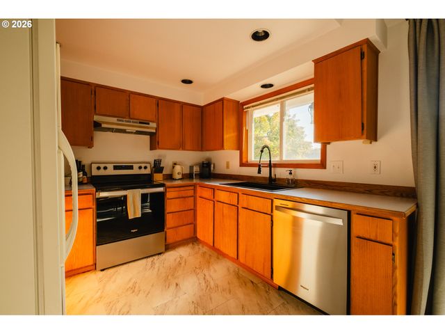 1309 Se 135TH Ave, Portland, OR 97233