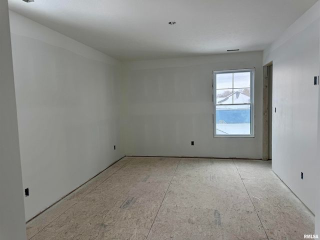 412 Manor Hill Drive, Chatham, IL 62629