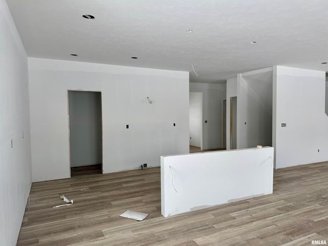 412 Manor Hill Drive, Chatham, IL 62629