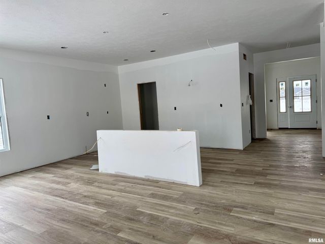 412 Manor Hill Drive, Chatham, IL 62629