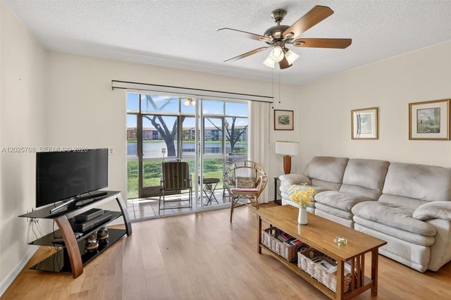 650 SW 138th Ave 105J, Pembroke Pines, FL 33027