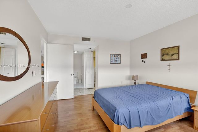 650 SW 138th Ave 105J, Pembroke Pines, FL 33027