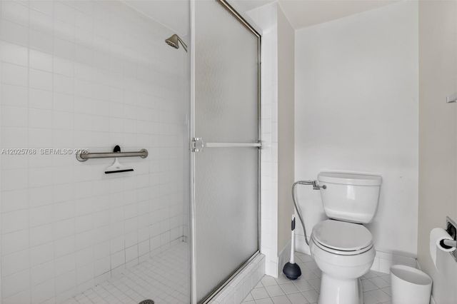650 SW 138th Ave 105J, Pembroke Pines, FL 33027