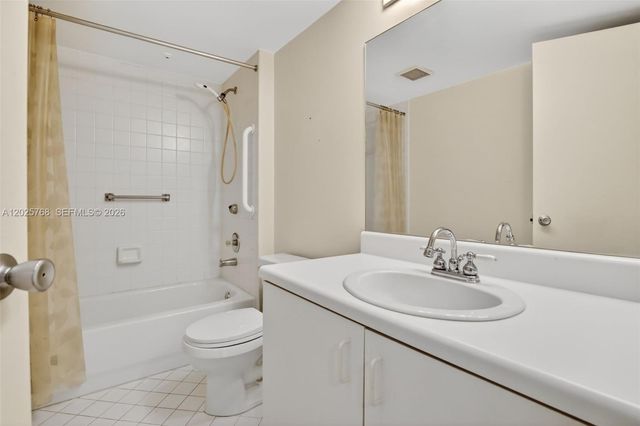 650 SW 138th Ave 105J, Pembroke Pines, FL 33027