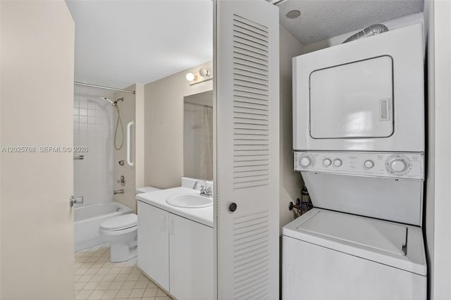 650 SW 138th Ave 105J, Pembroke Pines, FL 33027