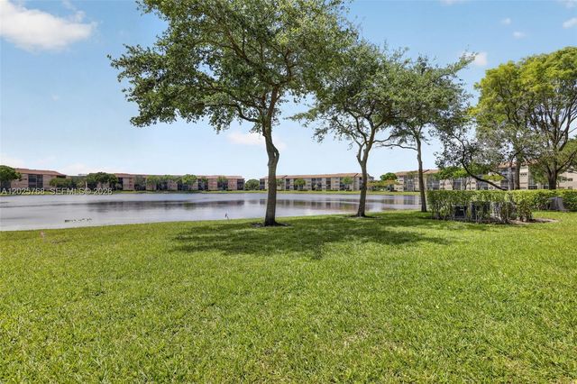 650 SW 138th Ave 105J, Pembroke Pines, FL 33027