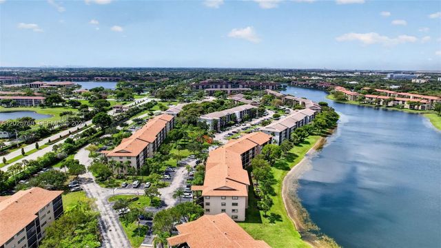650 SW 138th Ave 105J, Pembroke Pines, FL 33027