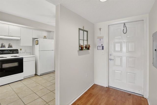 650 SW 138th Ave 105J, Pembroke Pines, FL 33027
