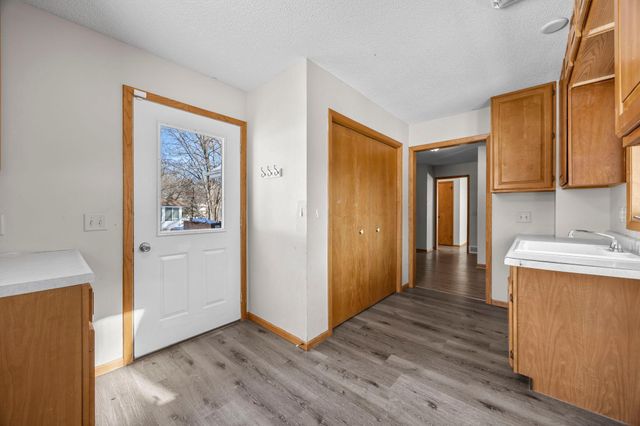 5108 Beacon Hill Road, Minnetonka, MN 55345