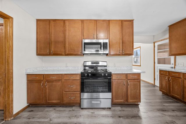 5108 Beacon Hill Road, Minnetonka, MN 55345