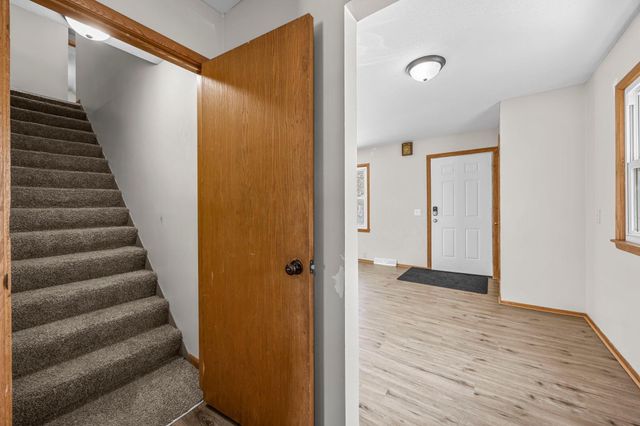 5108 Beacon Hill Road, Minnetonka, MN 55345