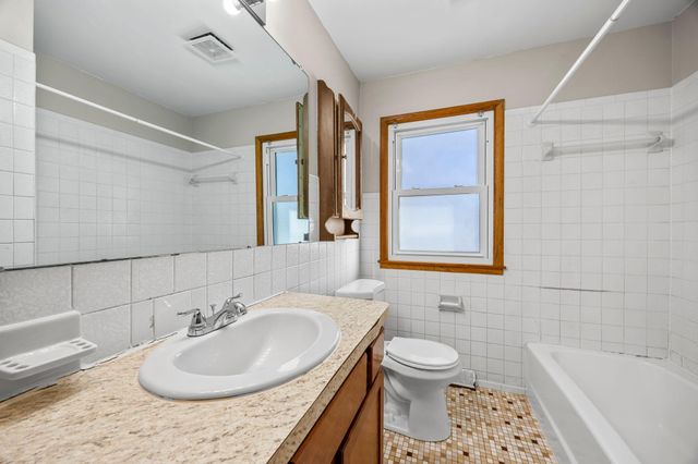 5108 Beacon Hill Road, Minnetonka, MN 55345