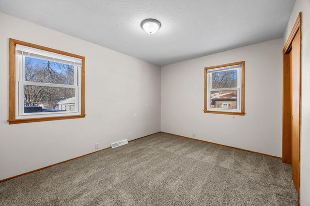 5108 Beacon Hill Road, Minnetonka, MN 55345