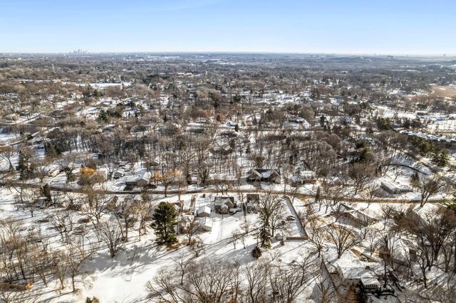 5108 Beacon Hill Road, Minnetonka, MN 55345