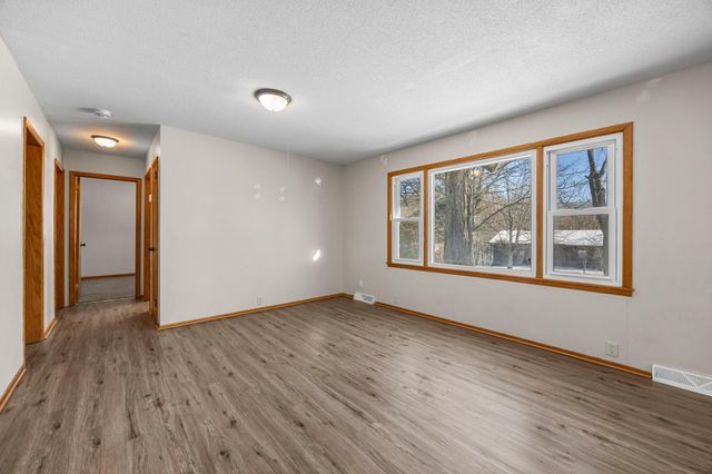 5108 Beacon Hill Road, Minnetonka, MN 55345