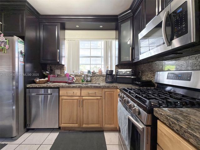 13921 SW 164th St, Miami, FL 33177