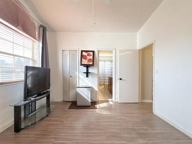 13921 SW 164th St, Miami, FL 33177