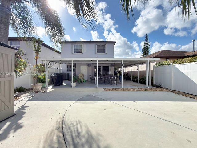 13921 SW 164th St, Miami, FL 33177