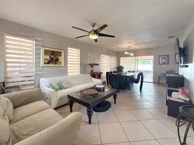 13921 SW 164th St, Miami, FL 33177