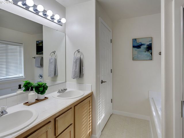 21315 Sw LADYFERN Dr, Sherwood, OR 97140