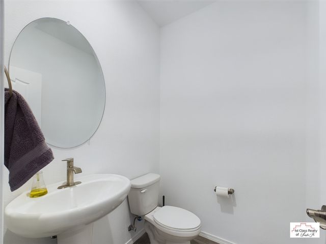 5222 Gold Hill Lane, Santa Fe, NM 87507