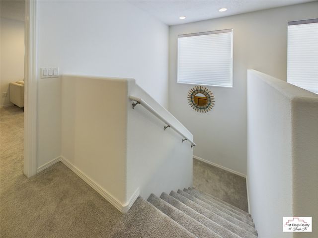 5222 Gold Hill Lane, Santa Fe, NM 87507