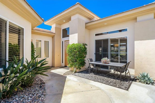 371 Tomahawk Drive, Palm Desert, CA 92211