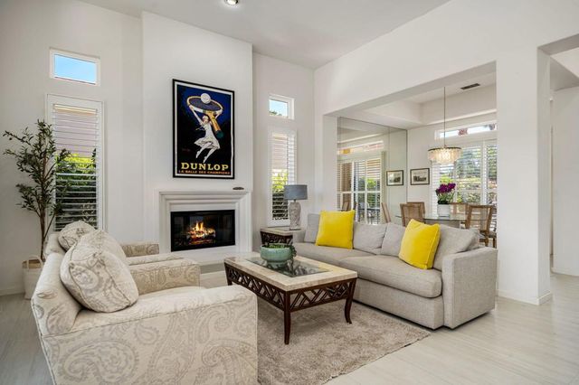 371 Tomahawk Drive, Palm Desert, CA 92211