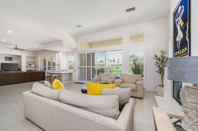 371 Tomahawk Drive, Palm Desert, CA 92211
